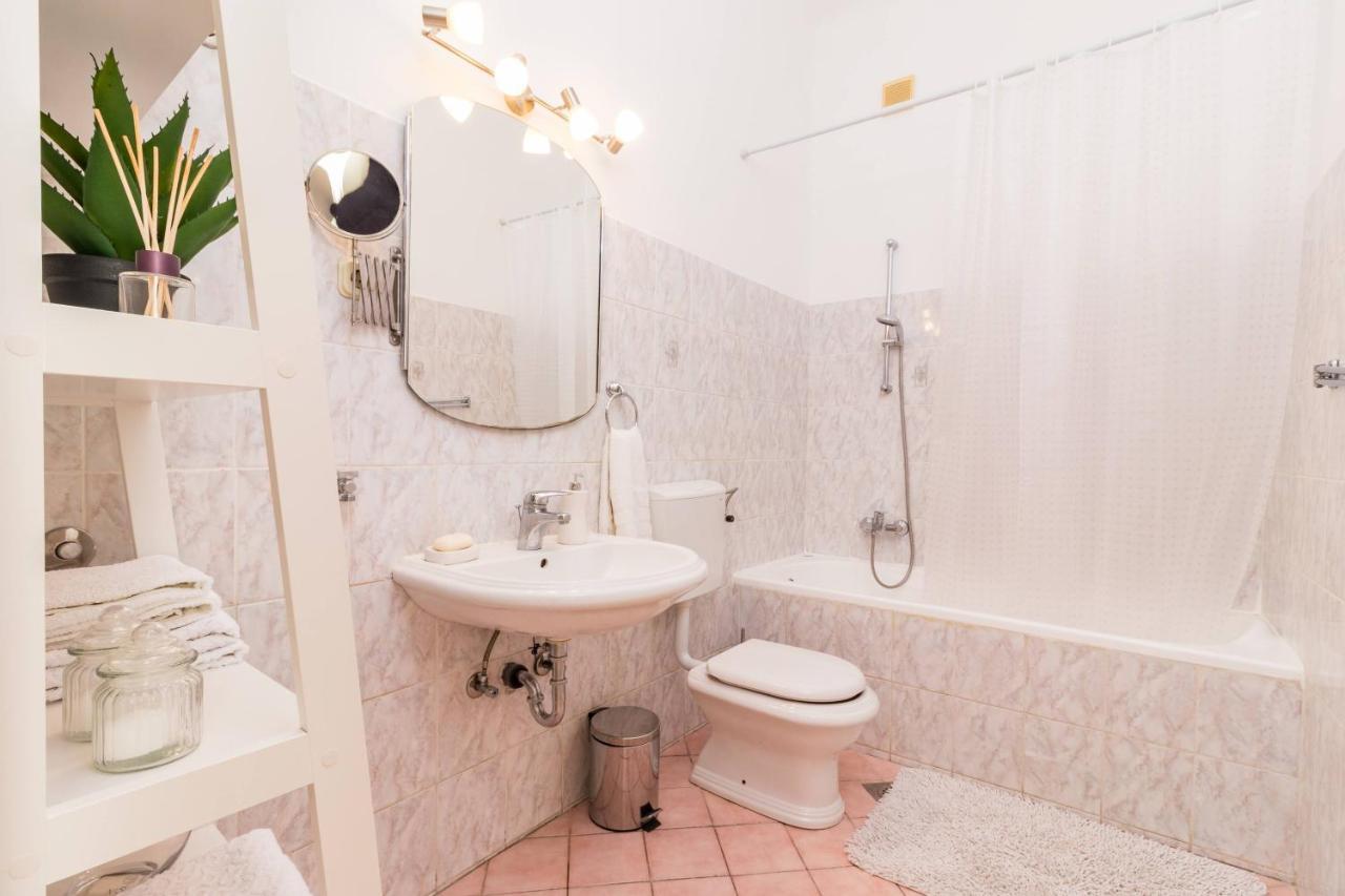 Apartman Lussi Pula Buitenkant foto