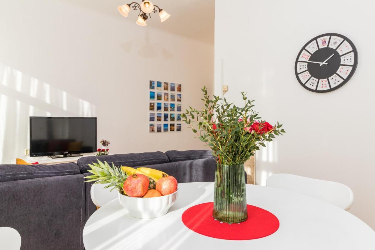 Apartman Lussi Pula Buitenkant foto