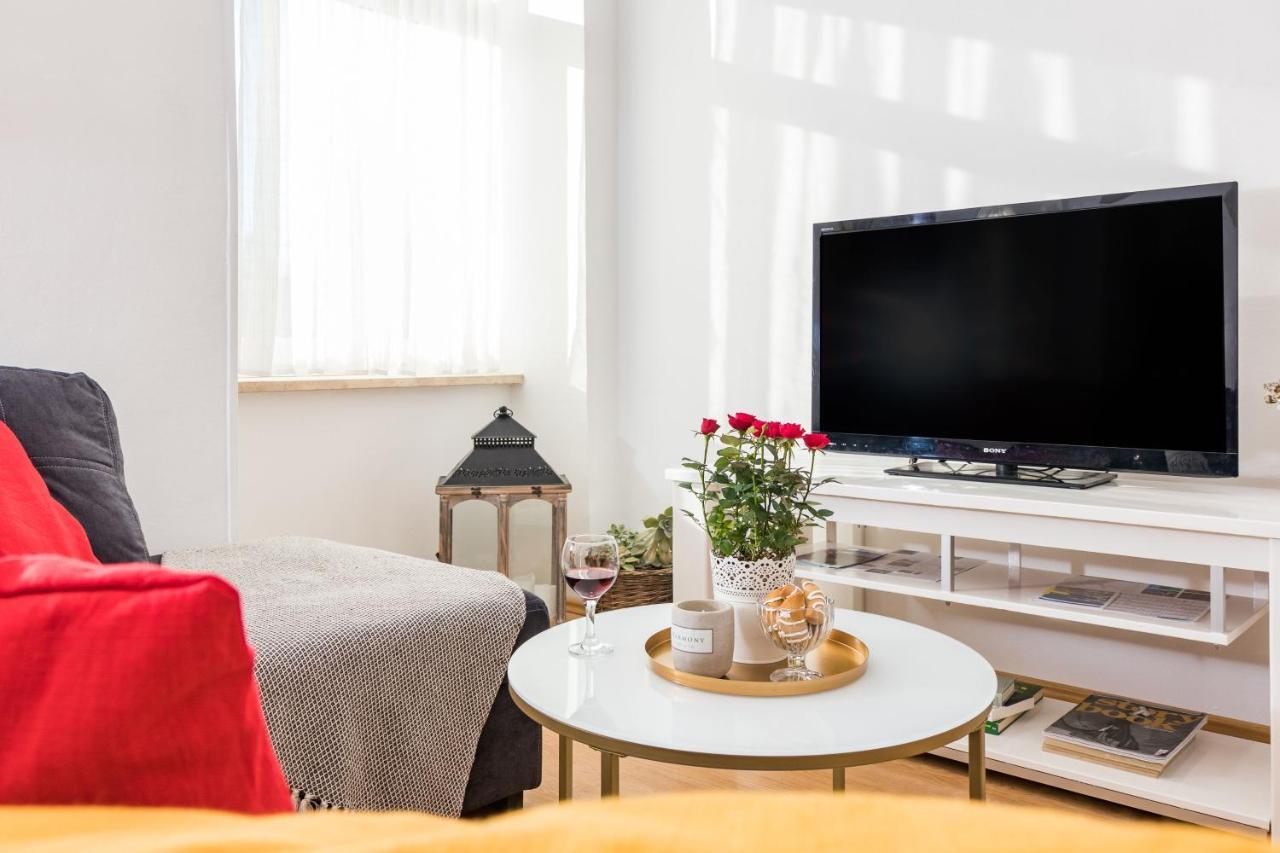 Apartman Lussi Pula Buitenkant foto