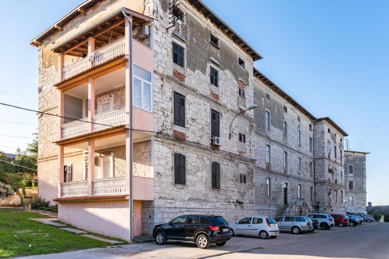 Apartman Lussi Pula Buitenkant foto