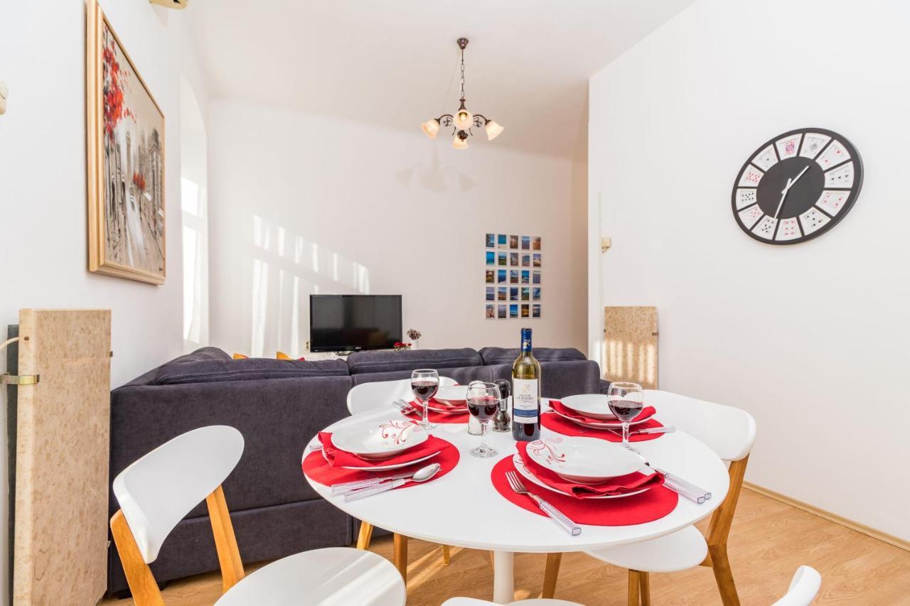 Apartman Lussi Pula Buitenkant foto