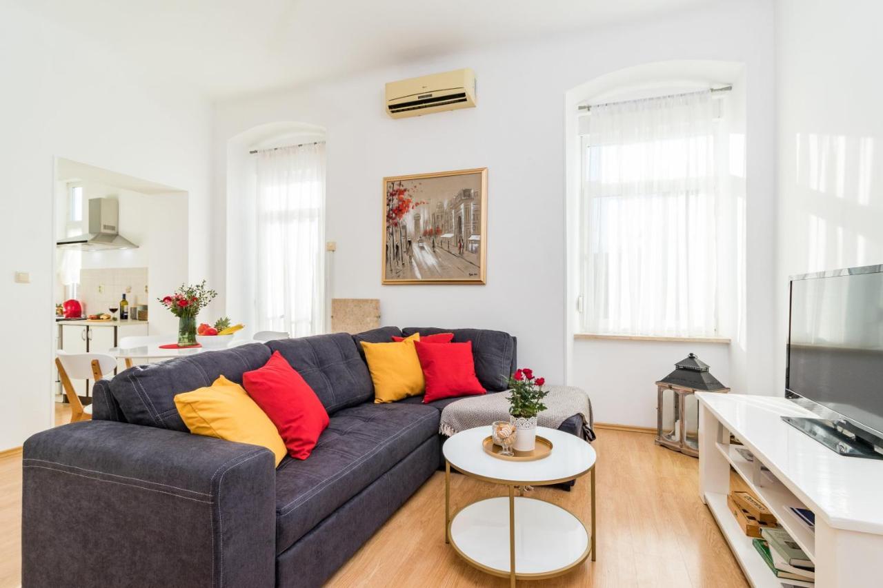 Apartman Lussi Pula Buitenkant foto