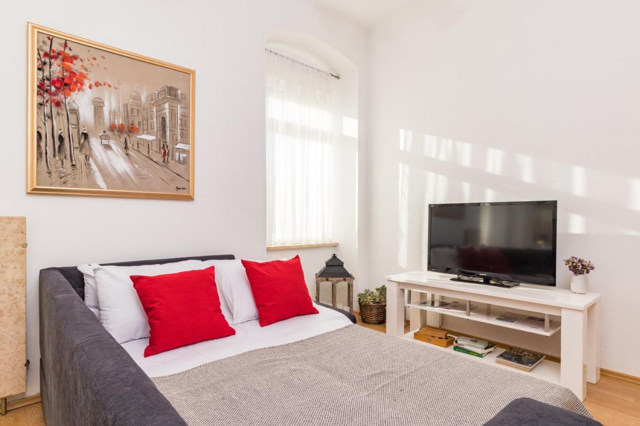 Apartman Lussi Pula Buitenkant foto