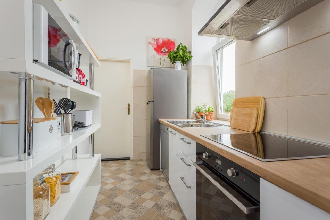 Apartman Lussi Pula Buitenkant foto