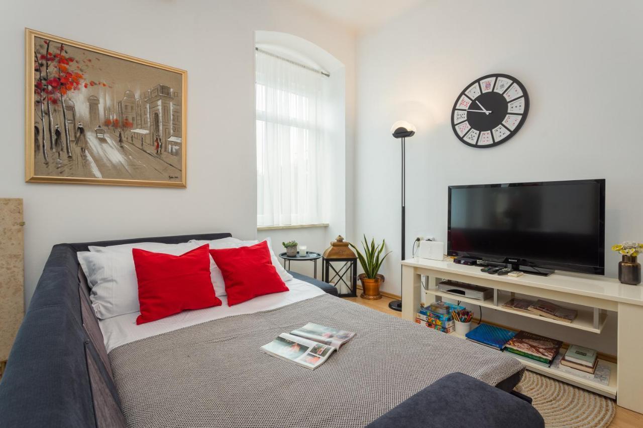 Apartman Lussi Pula Buitenkant foto