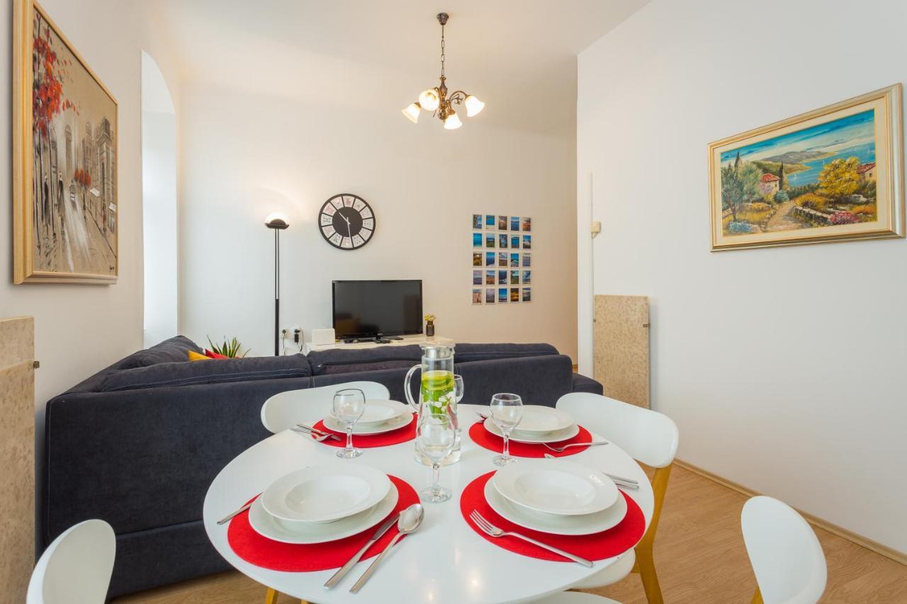 Apartman Lussi Pula Buitenkant foto